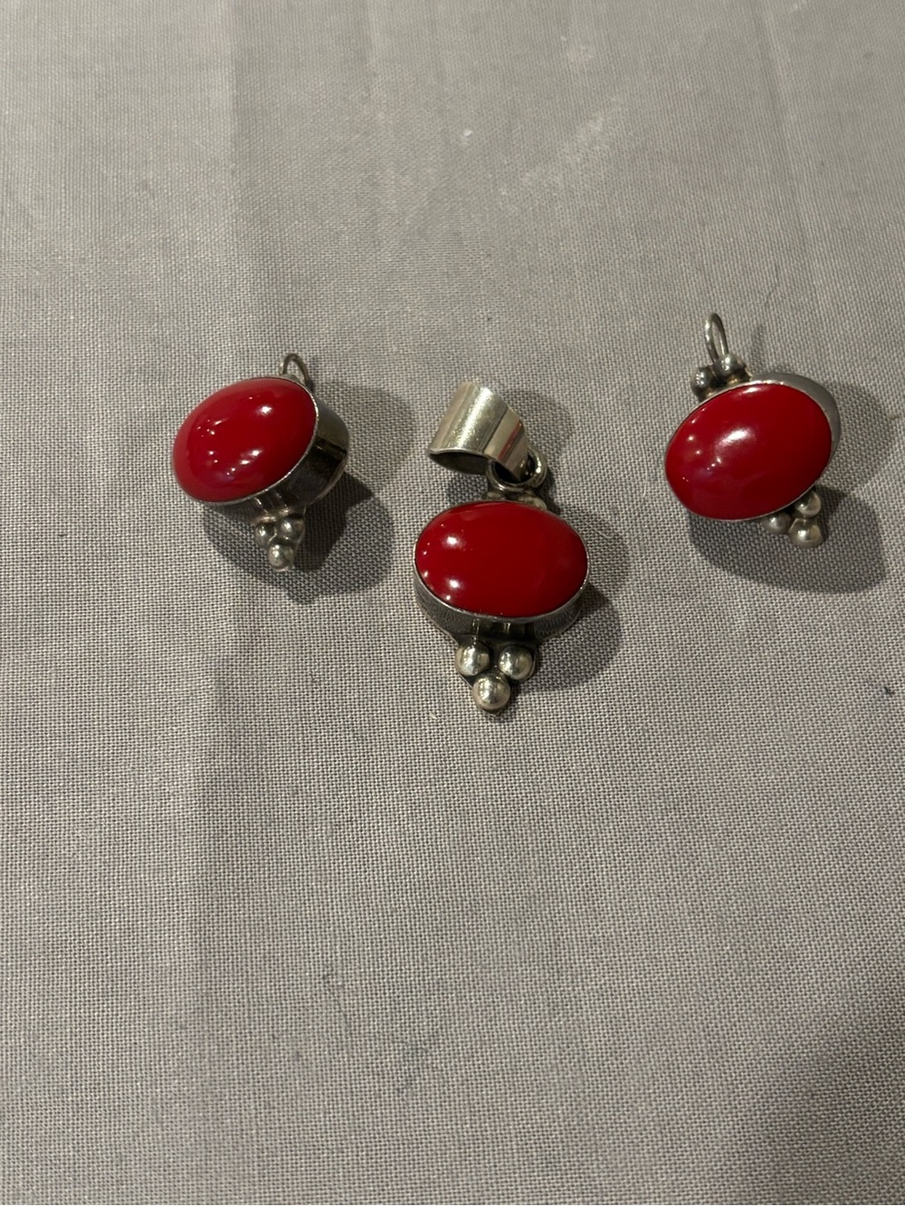 Vintage Taxco signed Mexico Sterling Silver Red Coral Pendant and Earrings Set - Picture 4 of 5